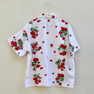M/L Tablecloth Shirt - Strawberry Fields