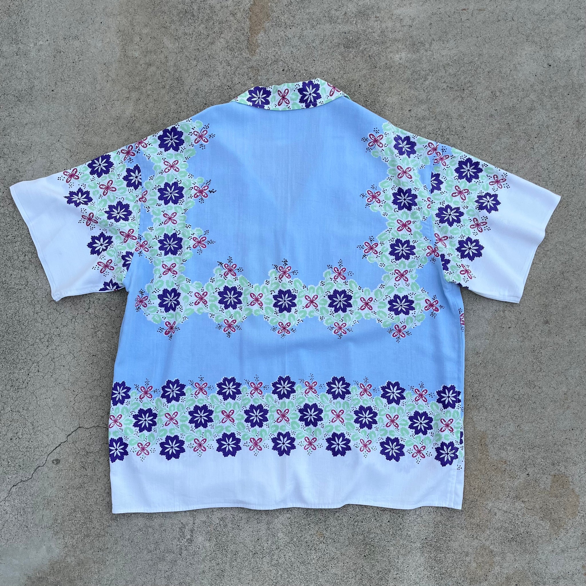 L/XL Tablecloth Shirt - Retro Floral